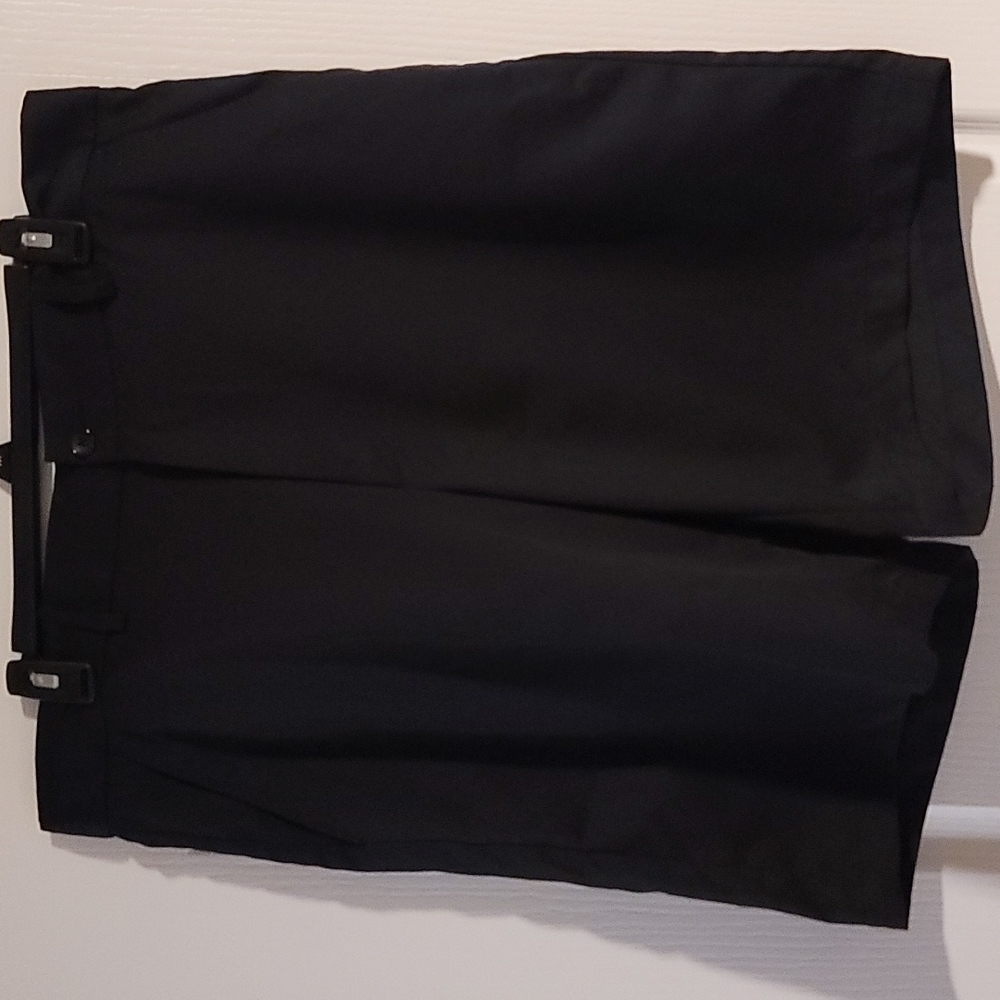 Men's Greg Norman size 36 black golf short